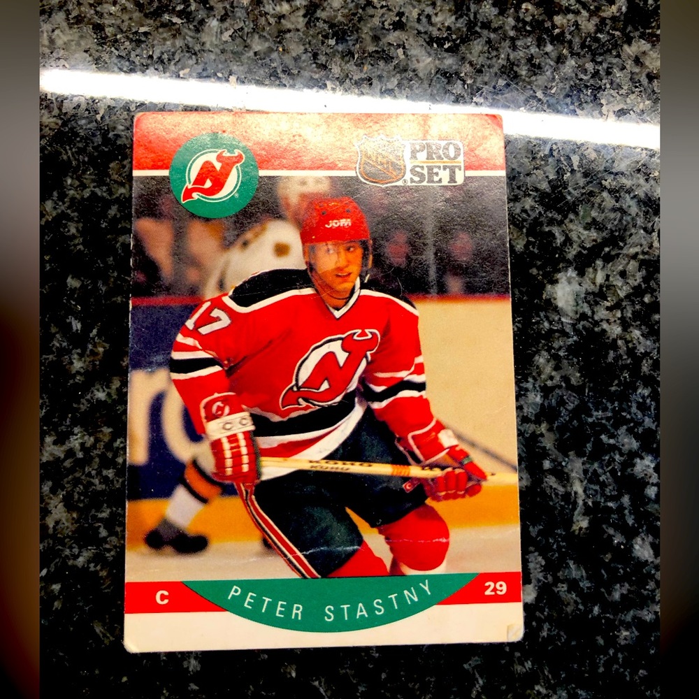 Peter Stastny Pro Set 1990 #175 error on front different player hockey card!!